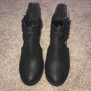Brand New Open Black 3’ Chelsea Boot Heel
